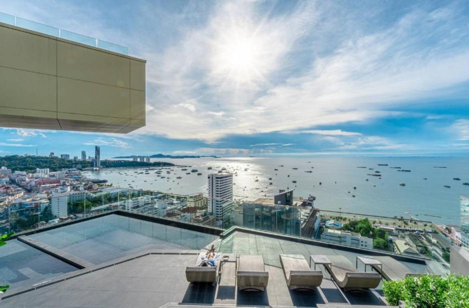 Edge Central Pattaya Seaview Residence Екстериор снимка